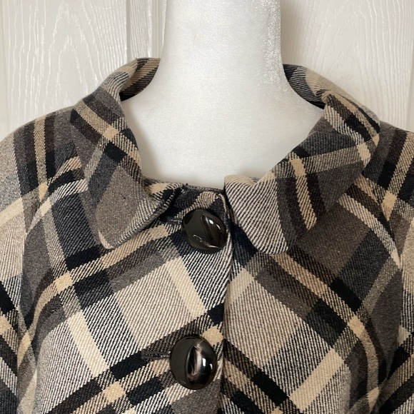 Zara: Plaid Jacket - Picture 2 of 9